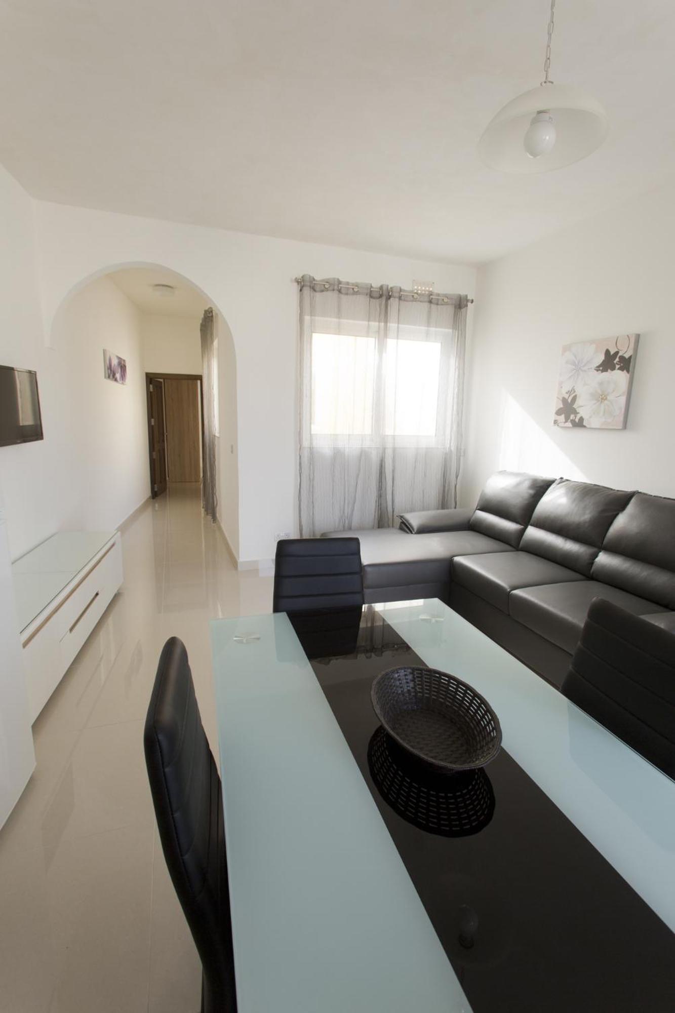 Dolphin Court Apartment Marsalforn Bagian luar foto