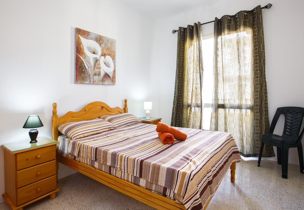 Dolphin Court Apartment Marsalforn Bagian luar foto