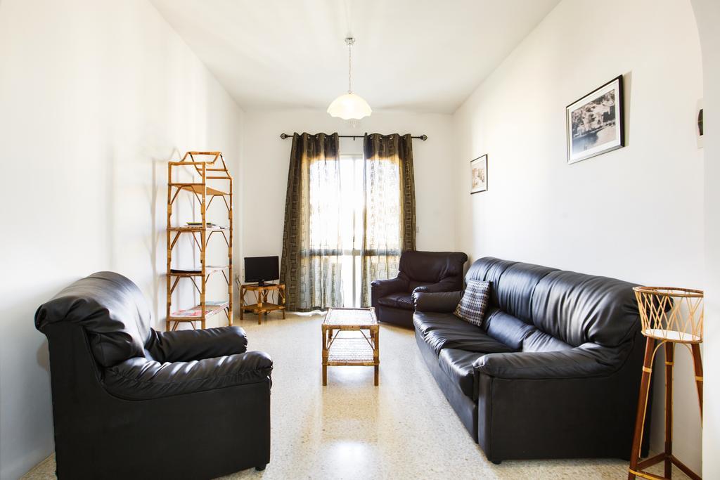 Dolphin Court Apartment Marsalforn Bagian luar foto