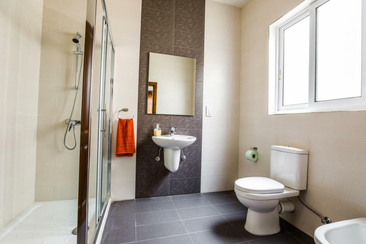 Dolphin Court Apartment Marsalforn Bagian luar foto