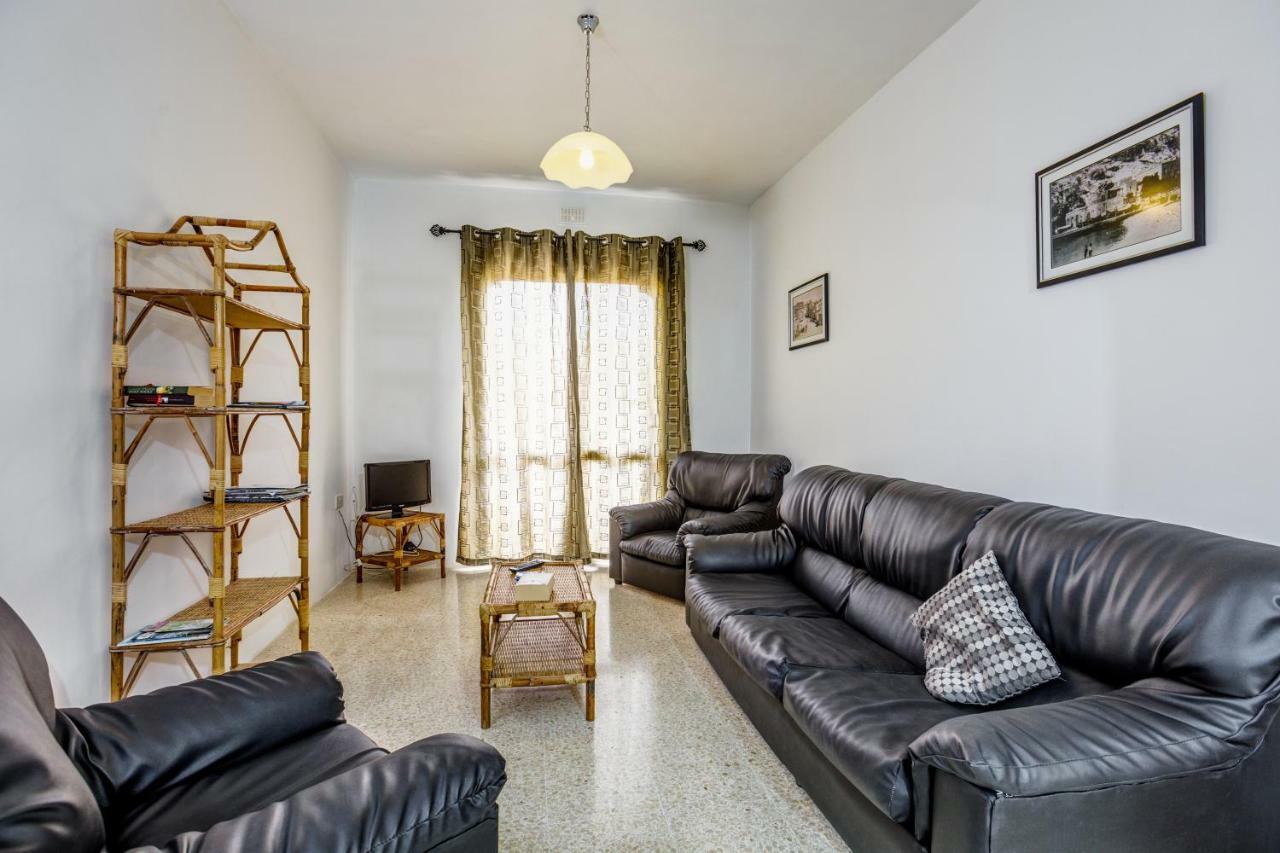 Dolphin Court Apartment Marsalforn Bagian luar foto
